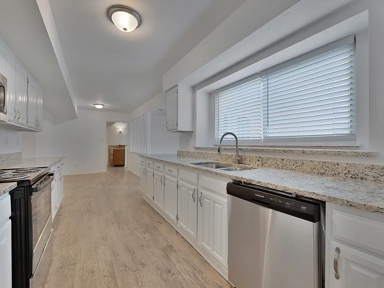 2905 Joymeadow Dr — Photo 26