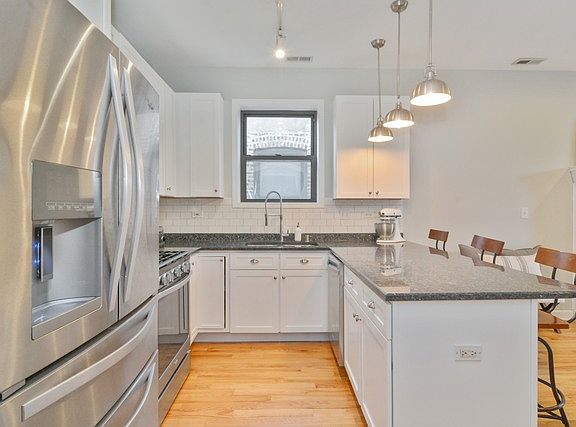 5th image of 2617 W Evergreen Ave APT 3W