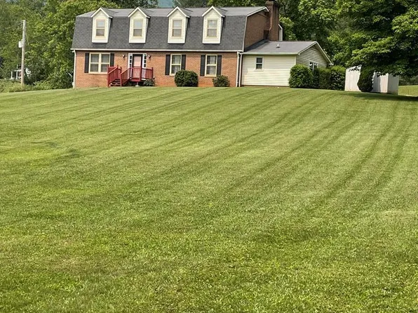 72 Dallas Lyon Ln, Stuart, VA 24171