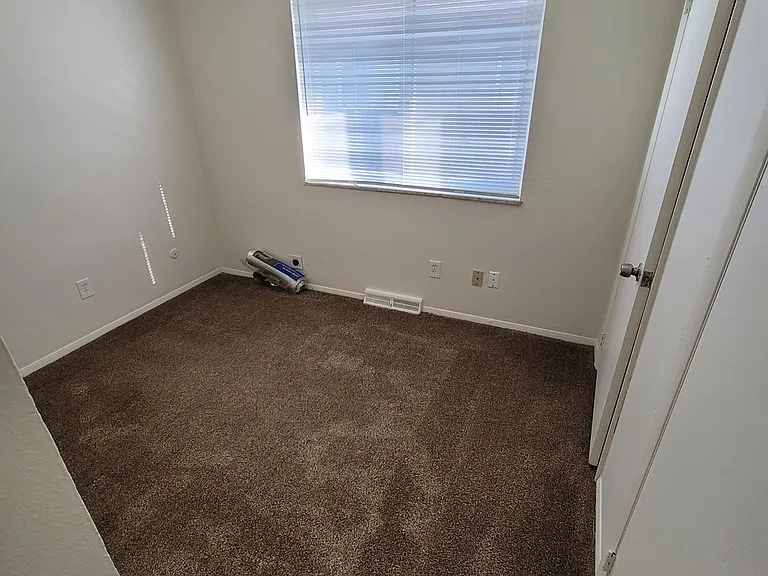 Creekwood — Photo 29