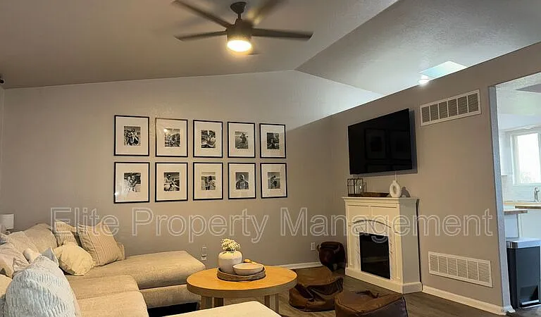 1150 S Los Charros Dr — Photo 4