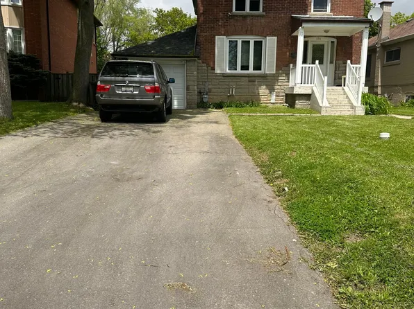 116 Pemberton Ave, Toronto, ON M2M 1Y5