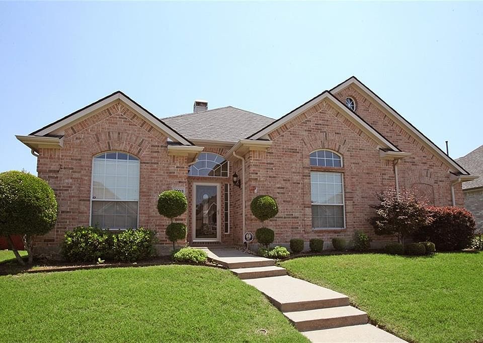 1st image of 3003 Palmdale Dr