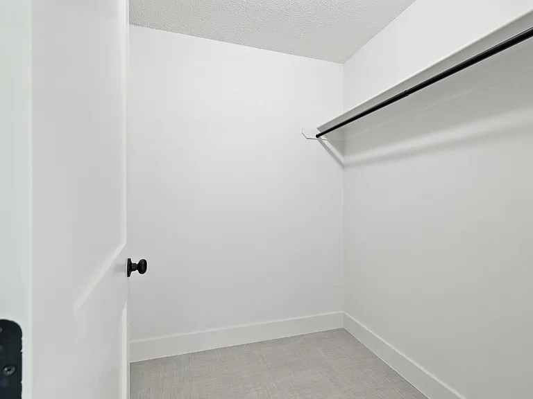 West 7th Apartments — Photo 29