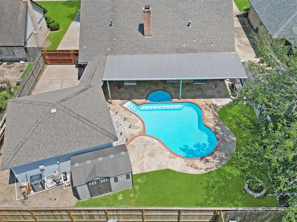 9223 Petersham Dr, Houston, TX 77031