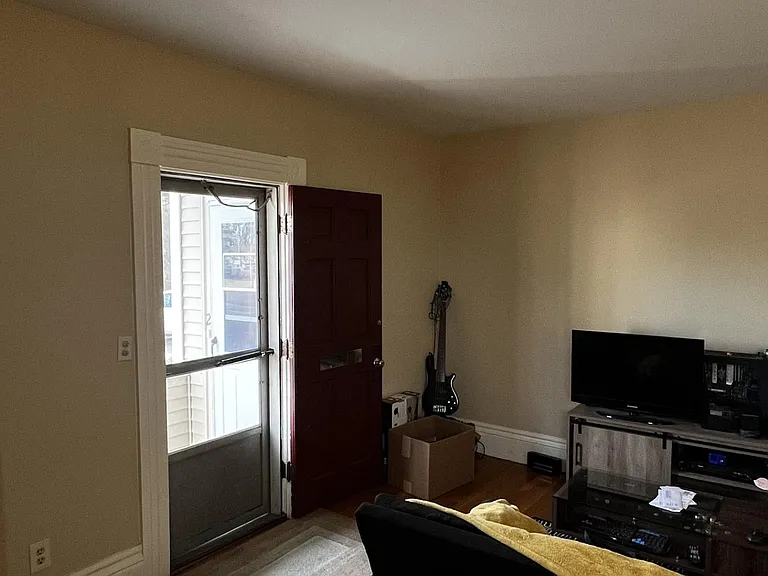 145 Sylvan St #1 — Photo 15