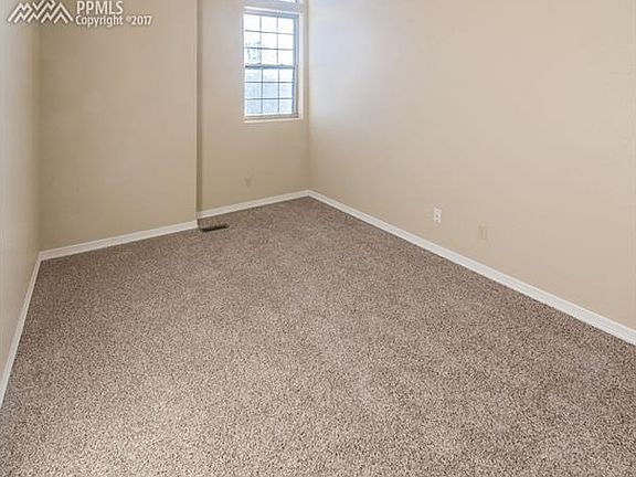 5th image of 8960 Boxelder Dr