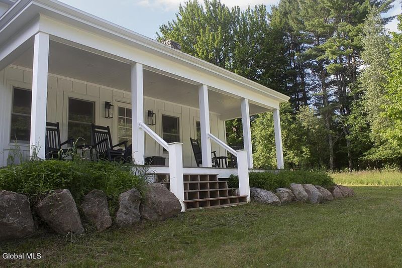 5th image of 698 Hazen Road