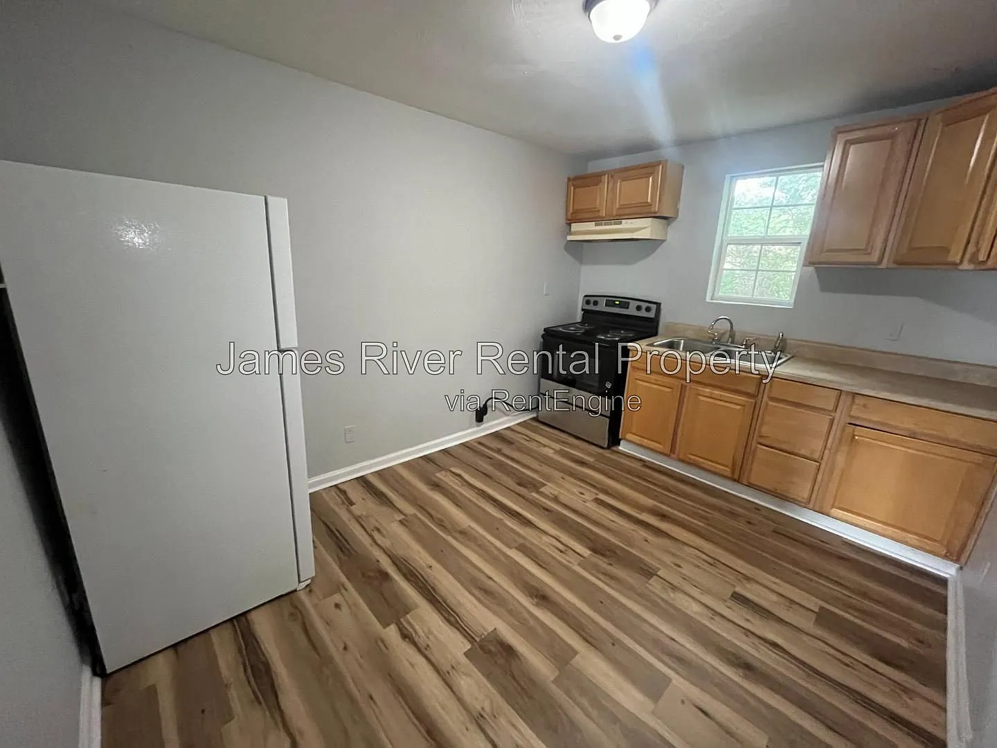 3 bed, 1.0 bath, 1500 sqft, $1,195 — Photo 4