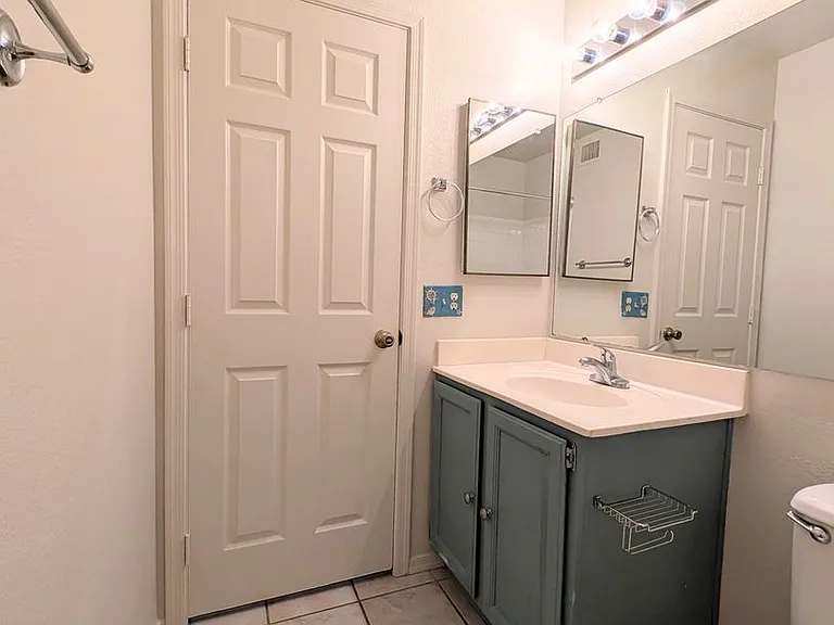 2325 E Lakecrest Dr — Photo 19