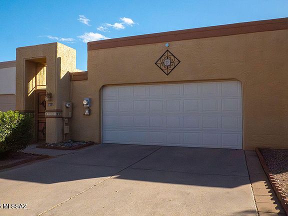 3rd image of 3043 W Avenida Destino