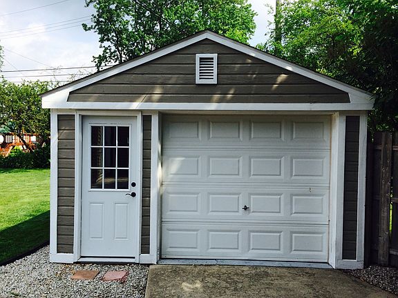 1.5 Car Garage with Electric