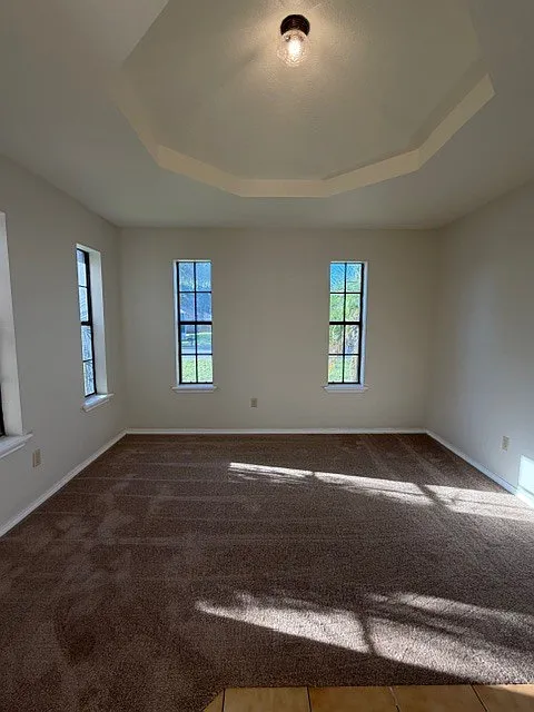 1305 James Circle - 1 — Photo 2