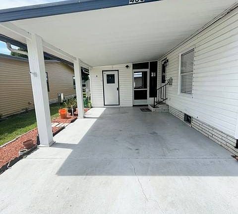 5th image of 483 Lake Cir