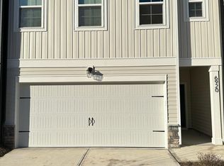 6920 Doddridge Ln, Cary, NC 27519