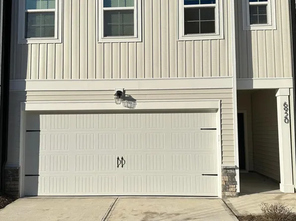 6920 Doddridge Ln, Cary, NC 27519