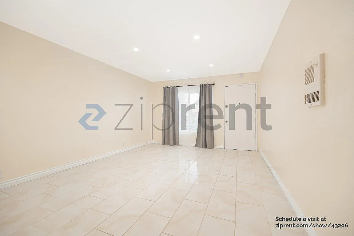 2 bed, 877 sqft, $2,375 — Photo 2