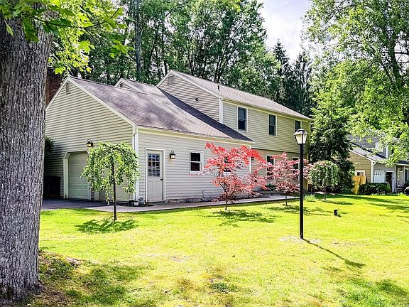 3rd image of 3961 Bowdoin Ln
