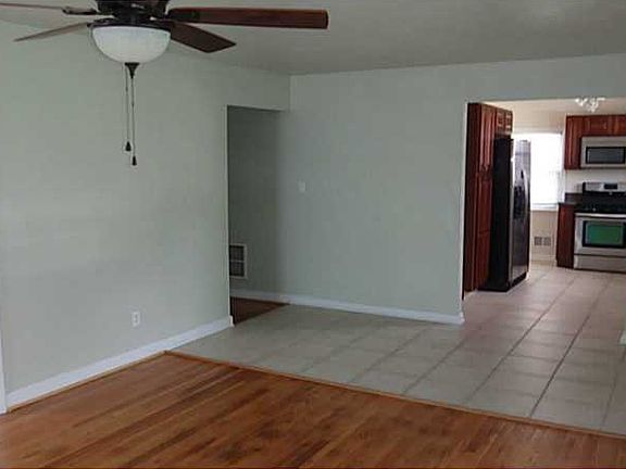 2nd image of 115 E Ocean Ave