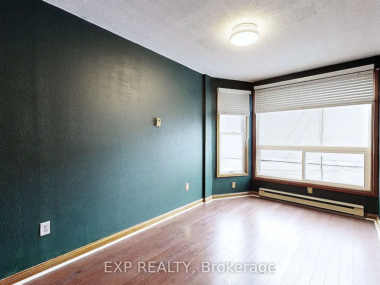 15 Colborne St E — Photo 27
