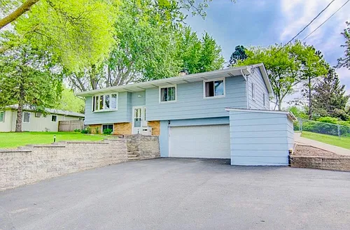 4466 Lexington Ave N Photo 1