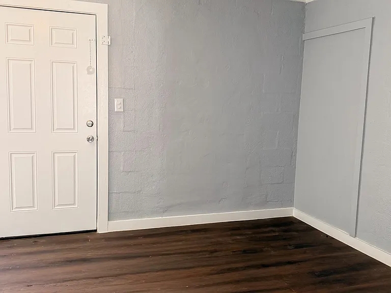 Alvin Apartments — Photo 39