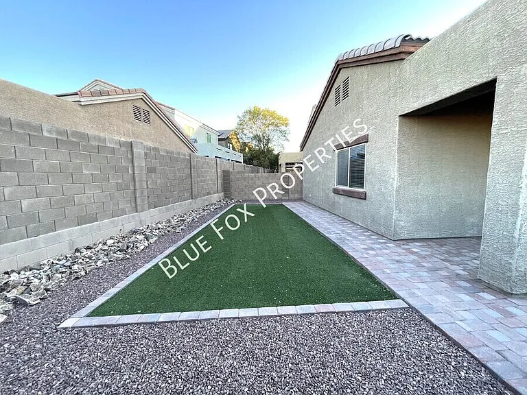 8721 N Black Pine Dr — Photo 4