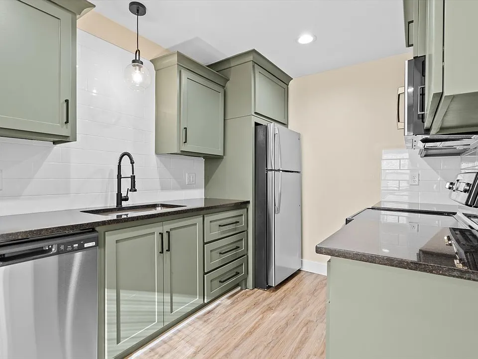 621 Chestnut Street - East