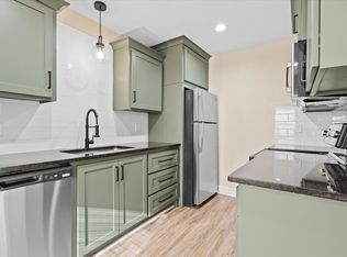 621 Chestnut St E, Leavenworth, KS 66048