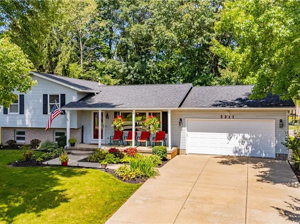 3211 Summit Rd, Ravenna, OH 44266