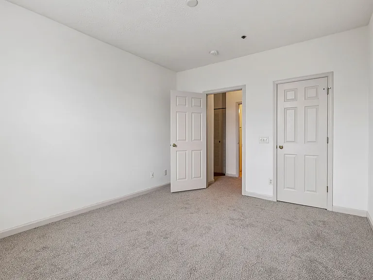 Charter Woods — Photo 44