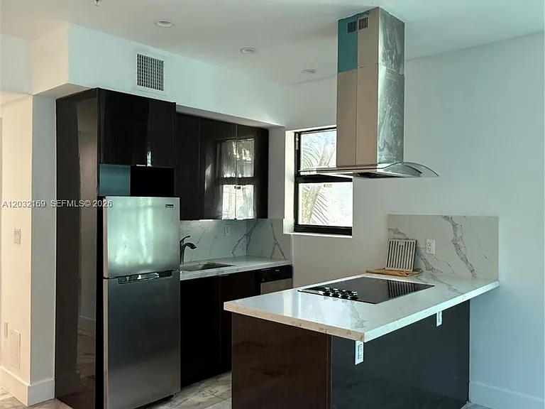 1560 Drexel Ave #103 — Photo 4