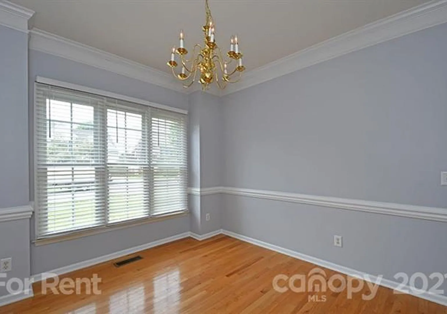 10402 Friargate Road — Photo 3