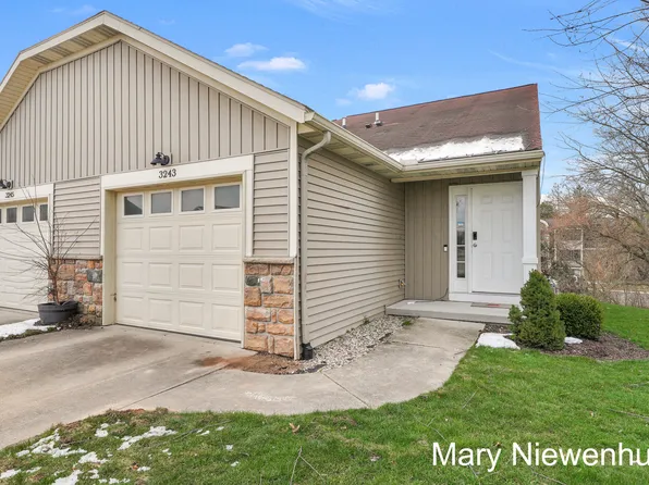 3243 Birch Creek Ct SE, Kentwood, MI 49512