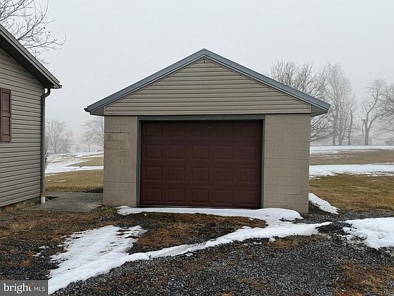 5th image of 1092 Paper Mill Rd