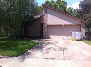 2 Sarita Rd, Angleton, TX 77515