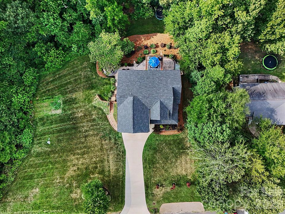1st image of 155 Wood Acre Dr