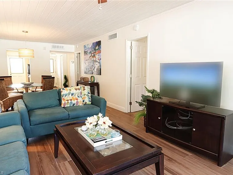 820 Ketch Dr #3 — Photo 5