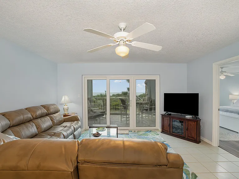 609 Shorewood Dr #203 — Photo 12