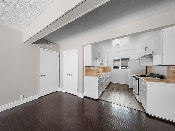 5th image of 221 Grand Ave APT 3