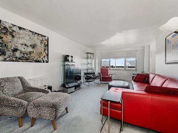 3rd image of 70-25 Yellowstone Blvd #20J