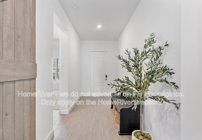 19043 Broad Shore Walk — Photo 3
