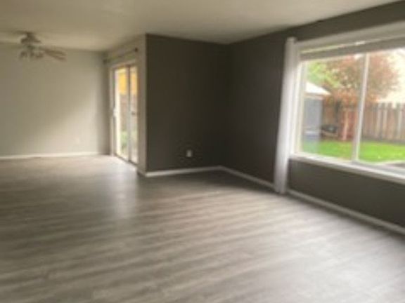 3rd image of 762-770 SW Sitka Dr #762