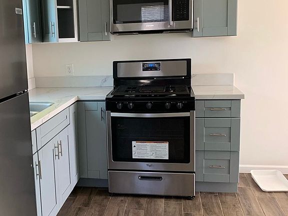4th image of 2117 1/2 Logan Ave