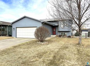 606 W Lois Ln, Harrisburg, SD 57032