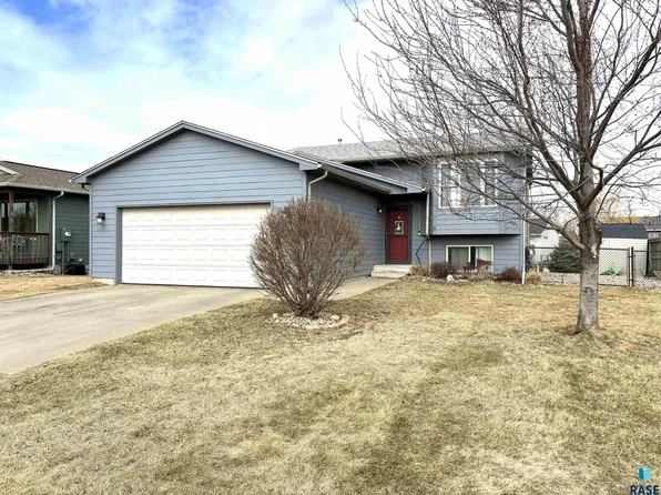 606 W Lois Ln, Harrisburg, SD 57032