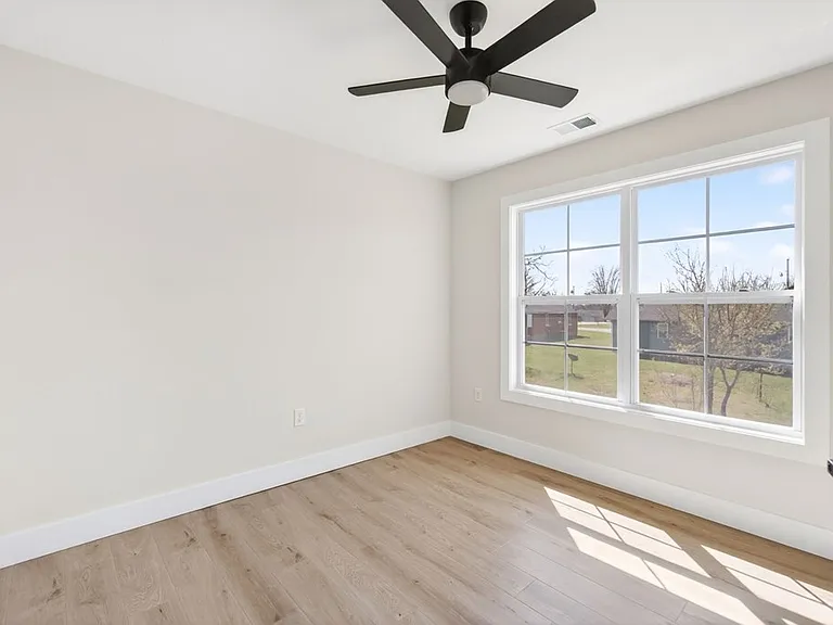 212 W Jere Whitson Rd #212 — Photo 24