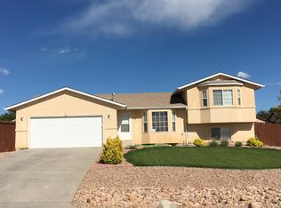 26 S Fairknoll Dr, Pueblo West, CO 81007