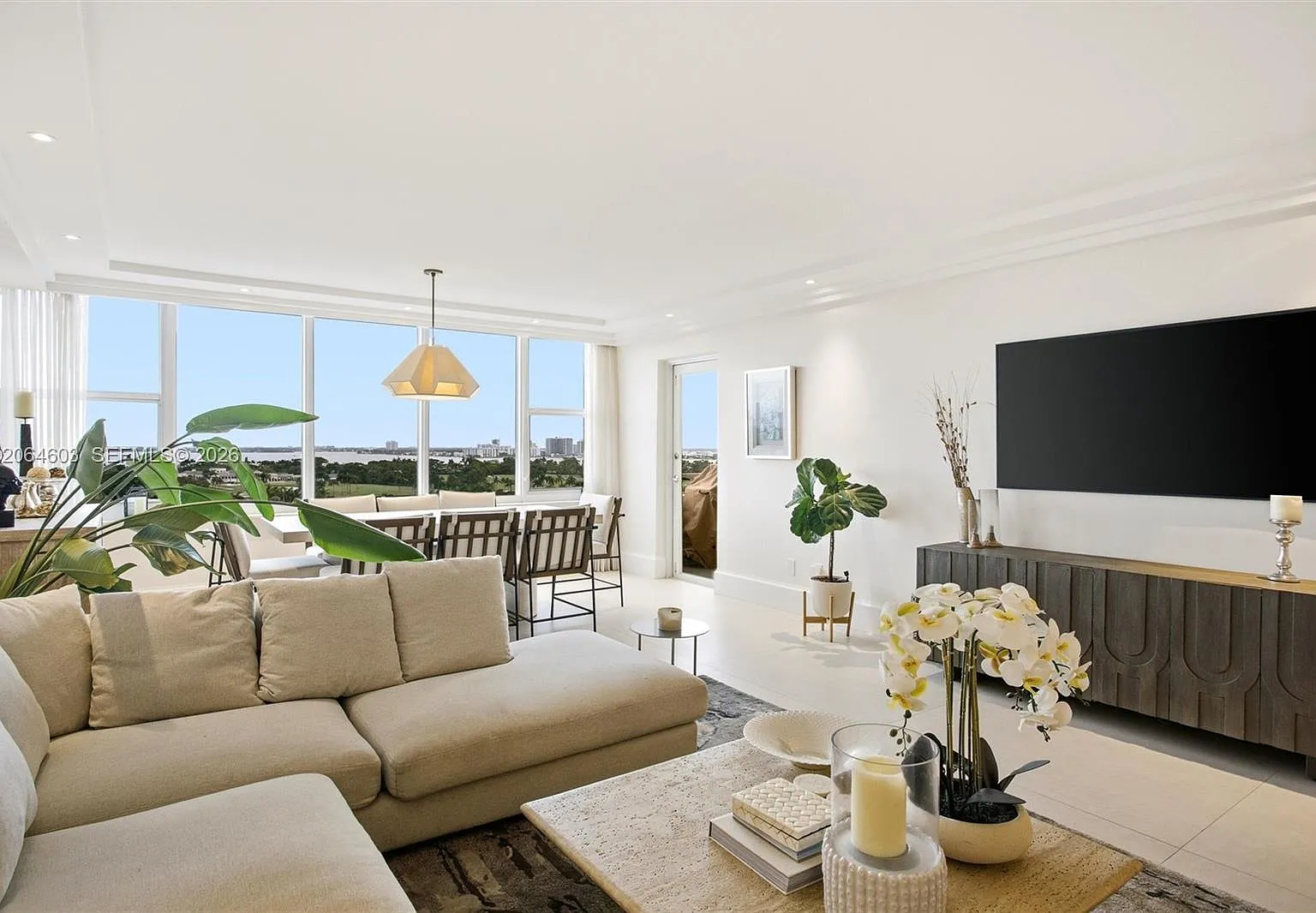 5600 Condo — Photo 3