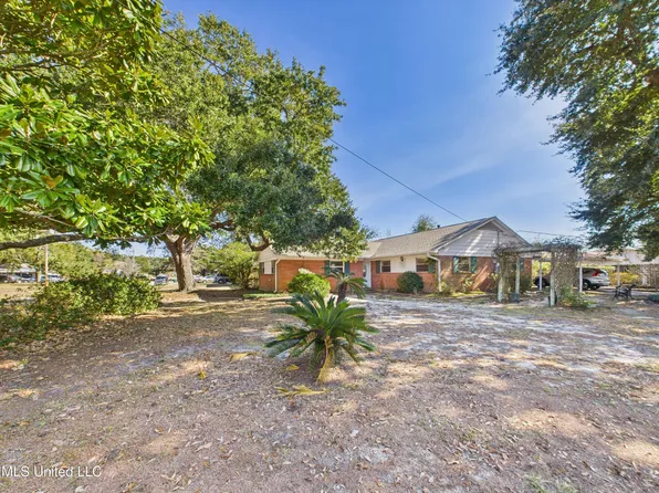 2500 Demaret Dr, Gulfport, MS 39507